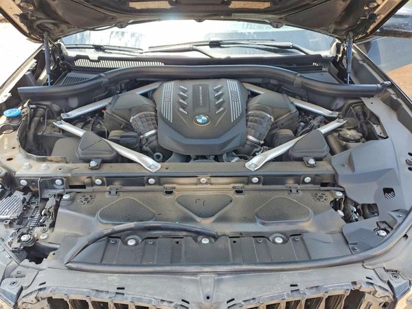 2022 BMW X5 M50i
