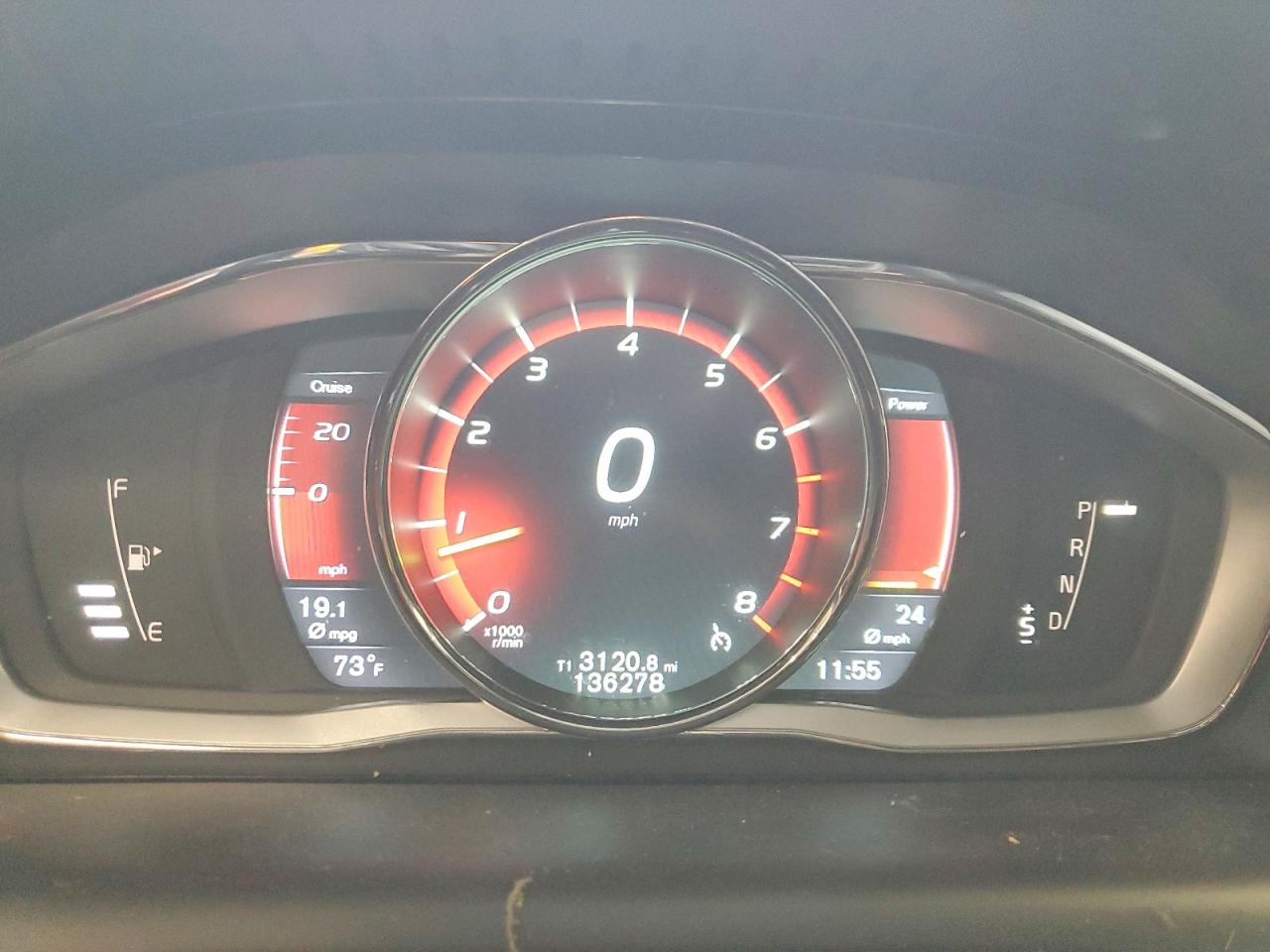 2015 VOLVO XC60 Premier (non R design)
