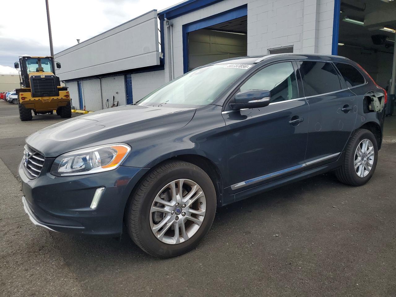 2015 VOLVO XC60 Premier (non R design)