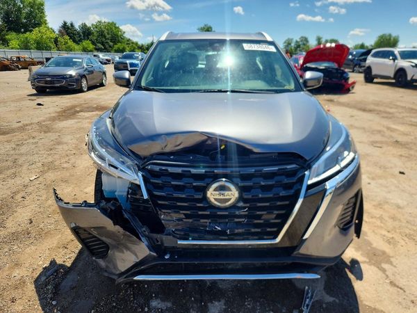 2021 NISSAN KICKS