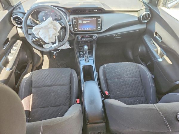 2021 NISSAN KICKS