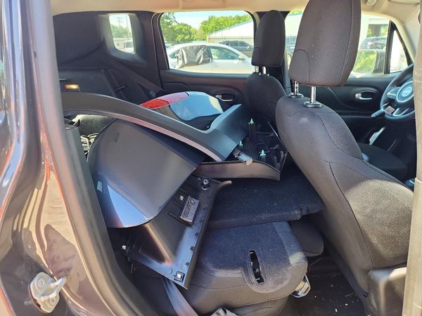 2023 JEEP RENEGADE Latitude, Upland