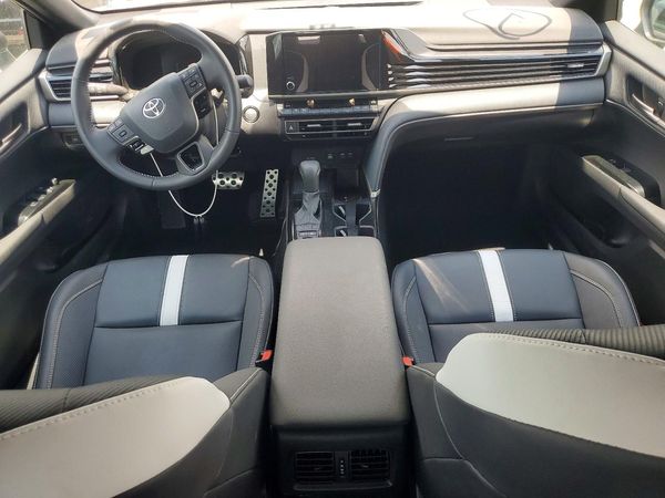 2025 TOYOTA CAMRY