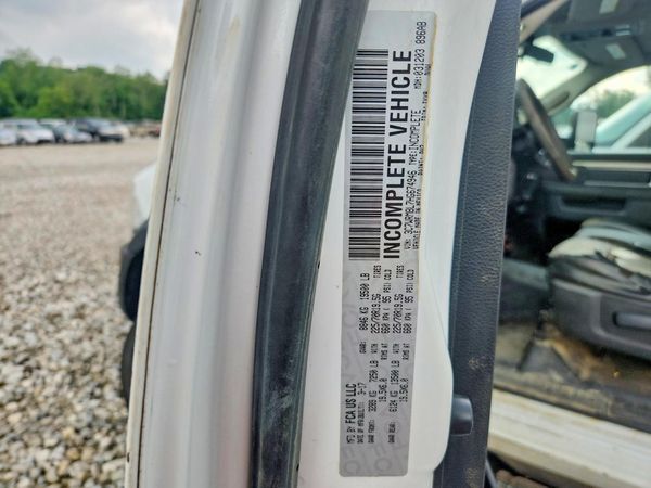 2017 RAM 5500 REG CAB CHASSIS