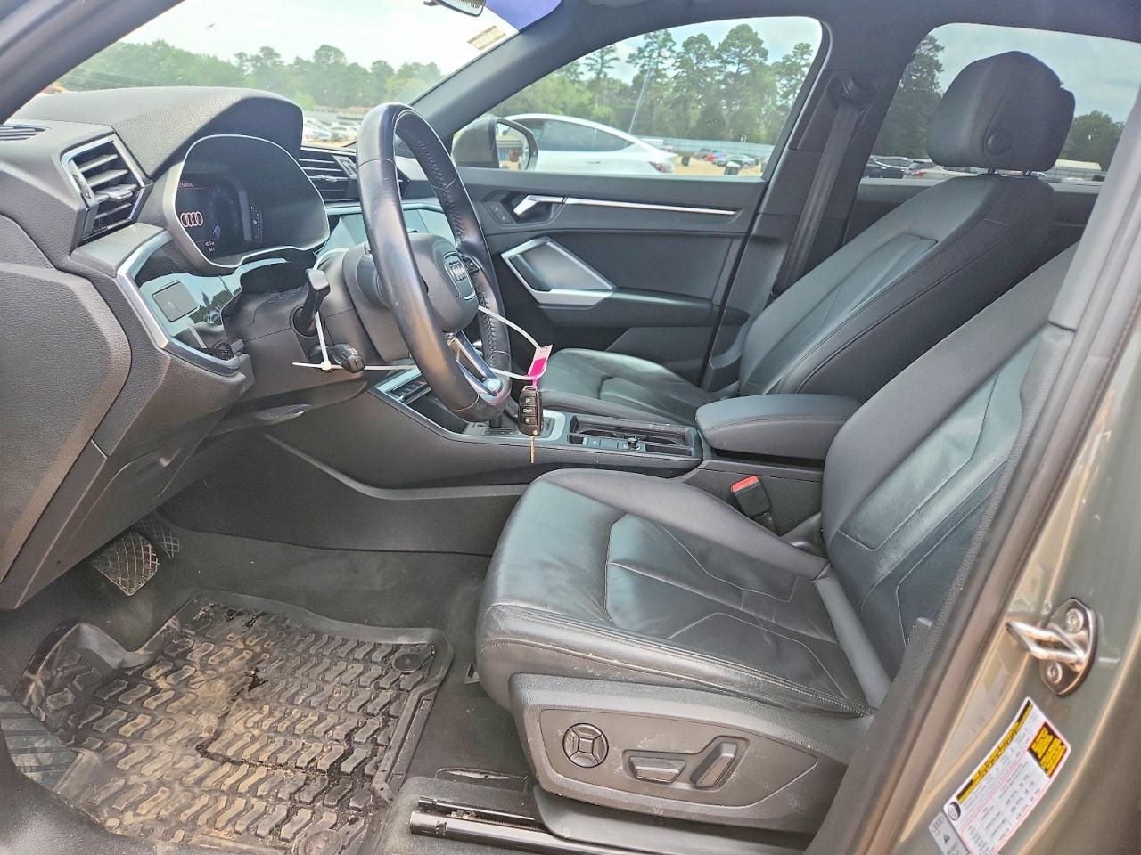 2020 AUDI Q3 quattro Premium