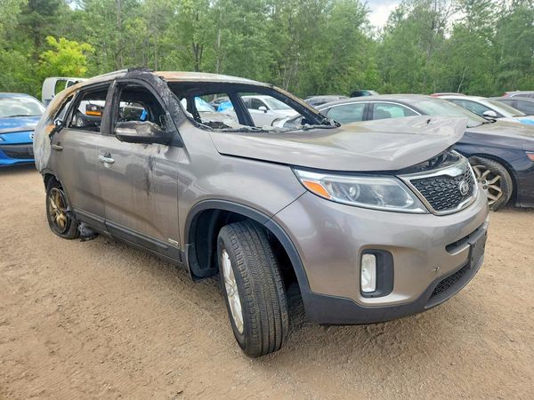 2015 KIA SORENTO GL