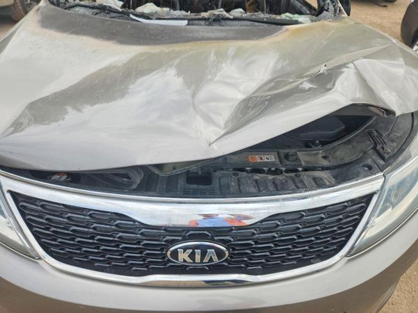 2015 KIA SORENTO GL