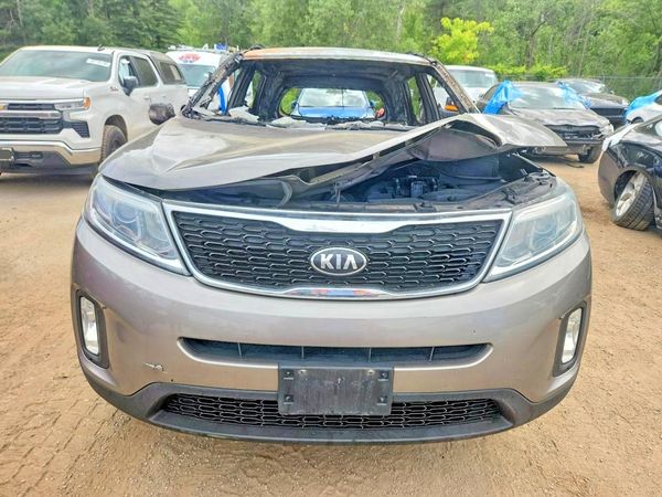2015 KIA SORENTO GL