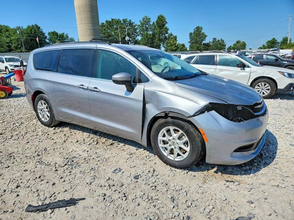 2021 CHRYSLER VOYAGER
