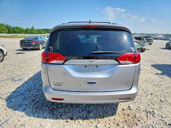 2021 CHRYSLER VOYAGER