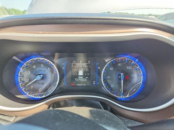 2021 CHRYSLER VOYAGER