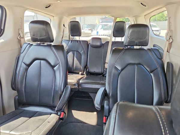 2021 CHRYSLER VOYAGER
