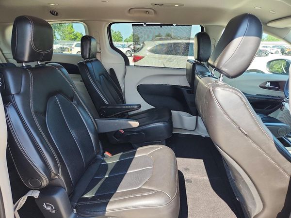 2021 CHRYSLER VOYAGER