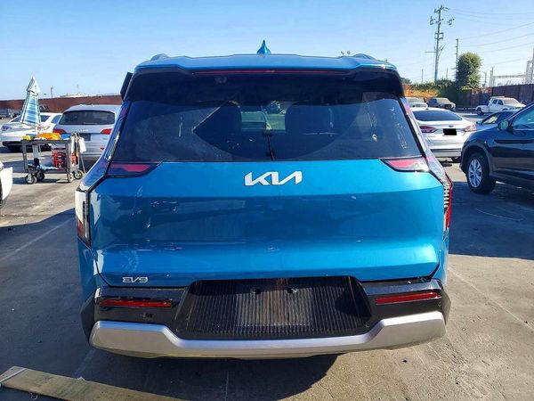 2024 KIA EV9 Land
