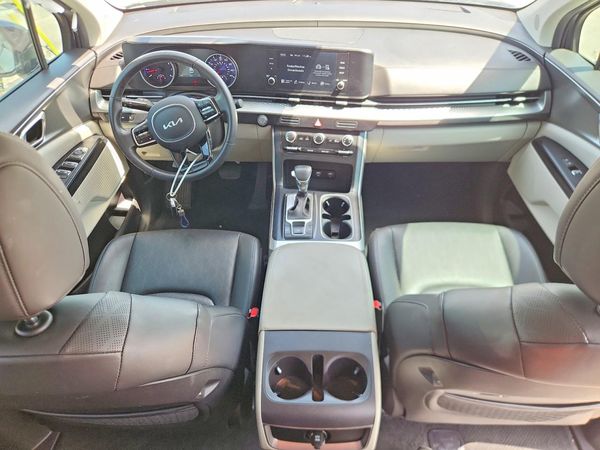 2023 KIA CARNIVAL LX, LX Seat Package