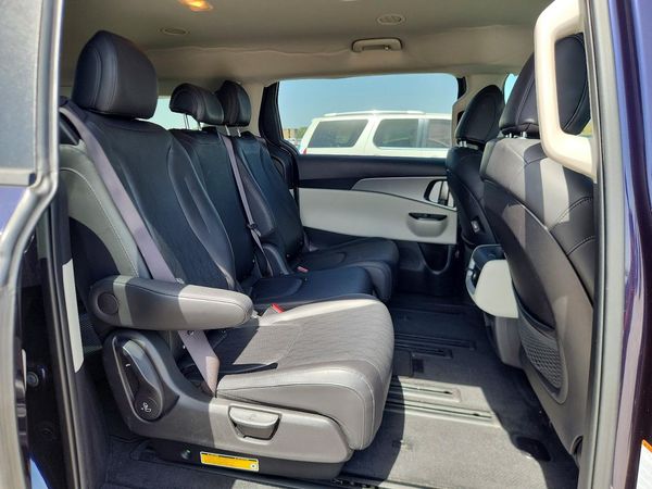 2023 KIA CARNIVAL LX, LX Seat Package