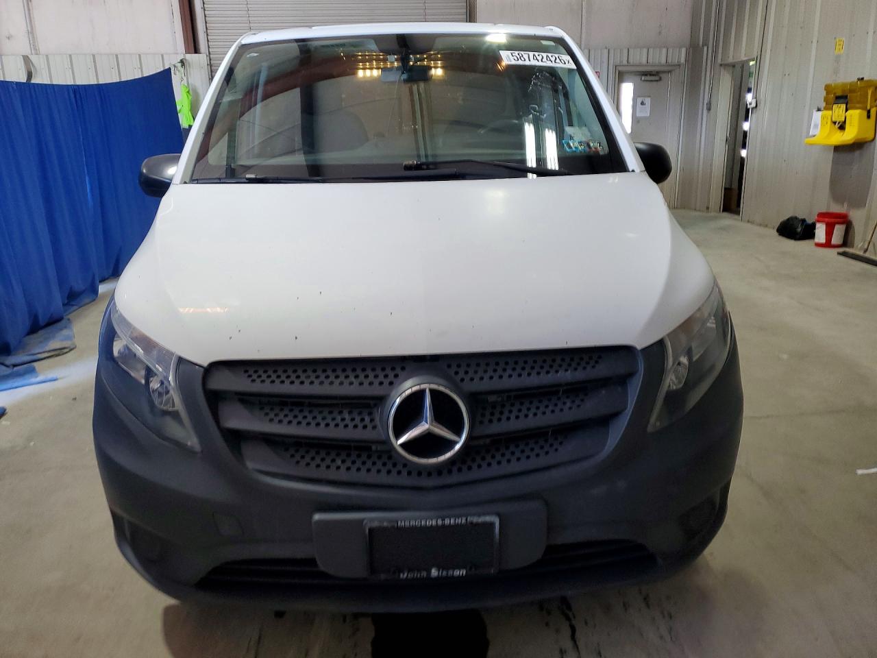 2016 MERCEDES-BENZ METRIS