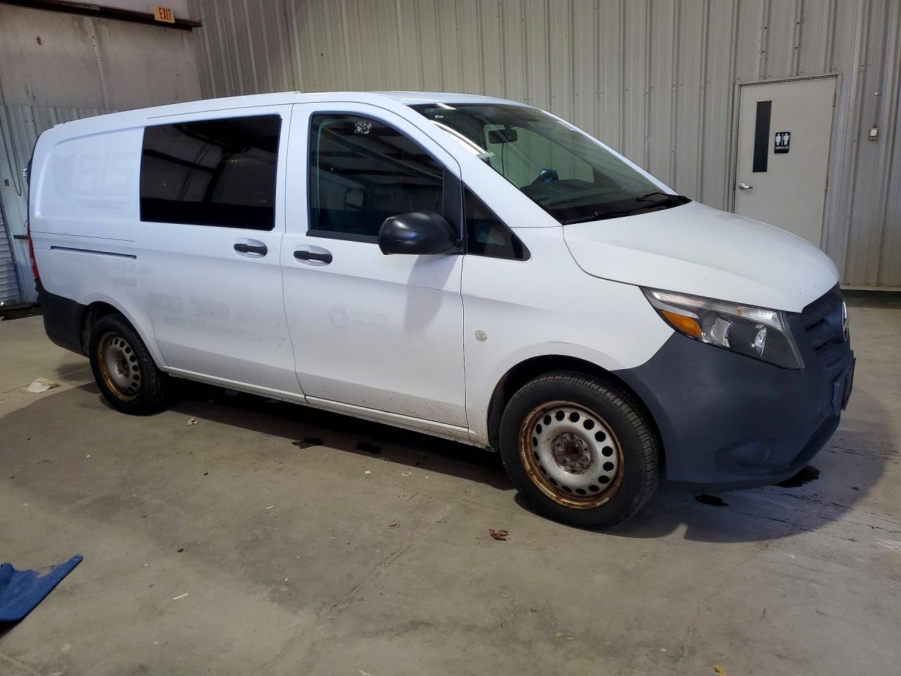 2016 MERCEDES-BENZ METRIS