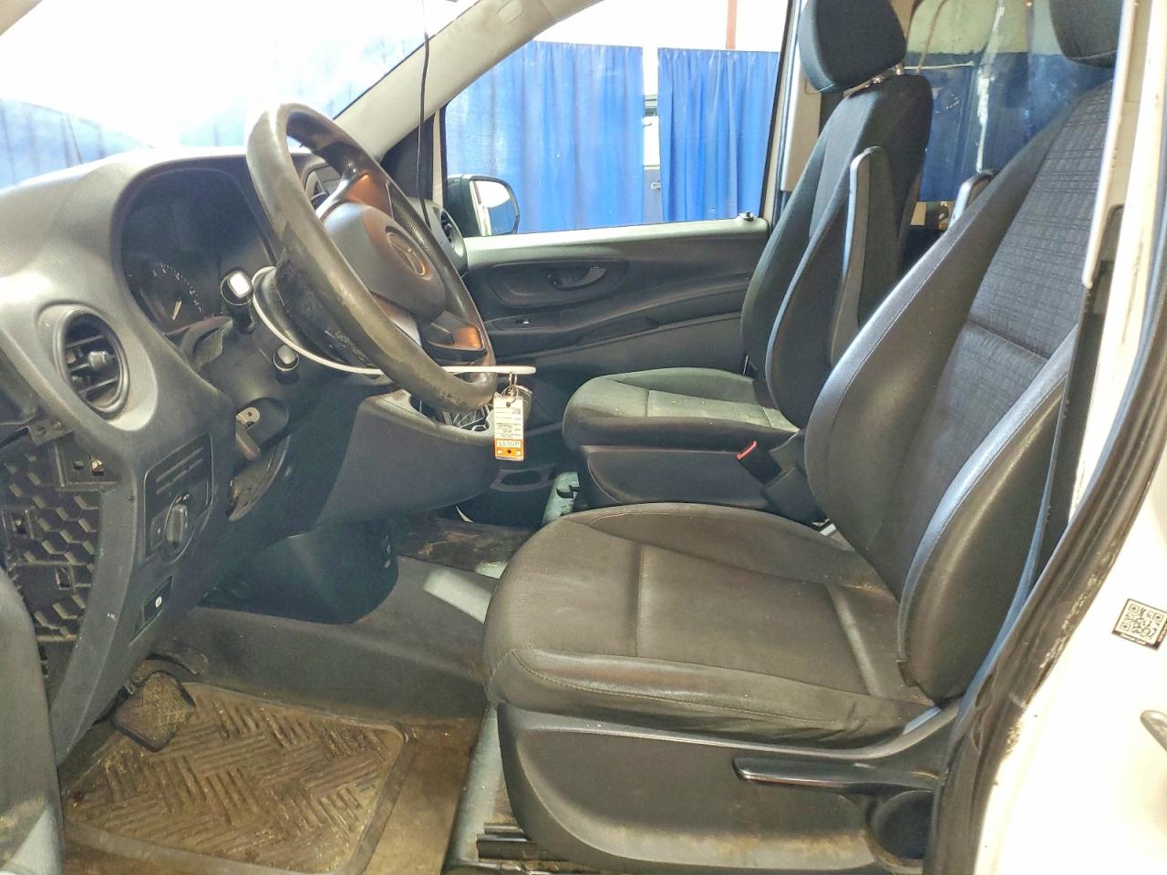 2016 MERCEDES-BENZ METRIS