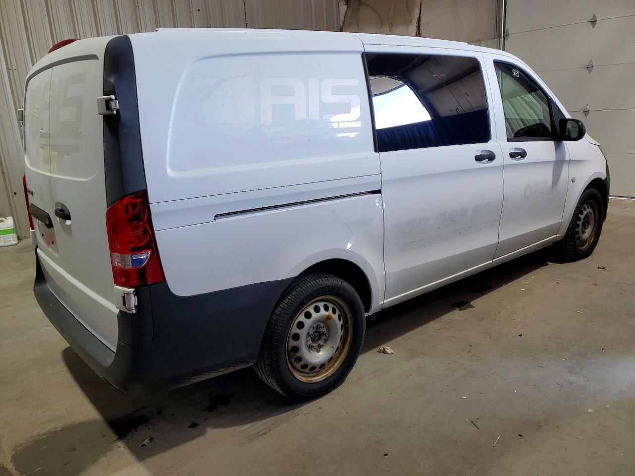 2016 MERCEDES-BENZ METRIS