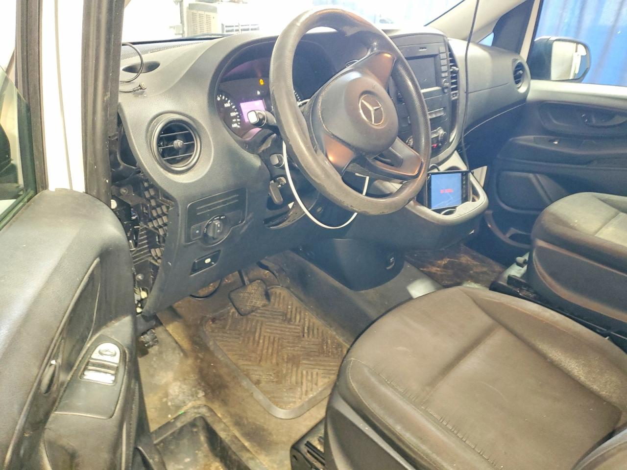 2016 MERCEDES-BENZ METRIS