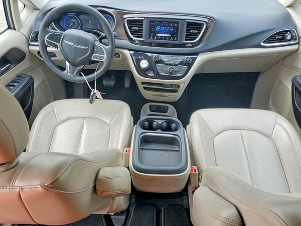 2021 CHRYSLER VOYAGER LXI