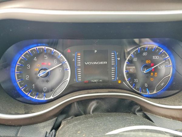 2021 CHRYSLER VOYAGER LXI