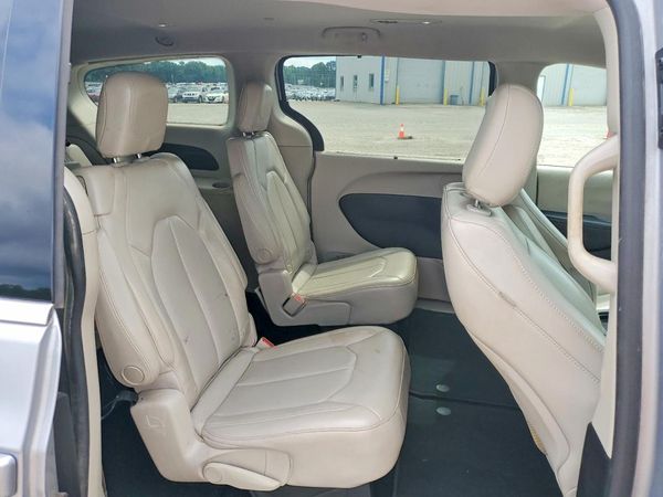 2021 CHRYSLER VOYAGER LXI