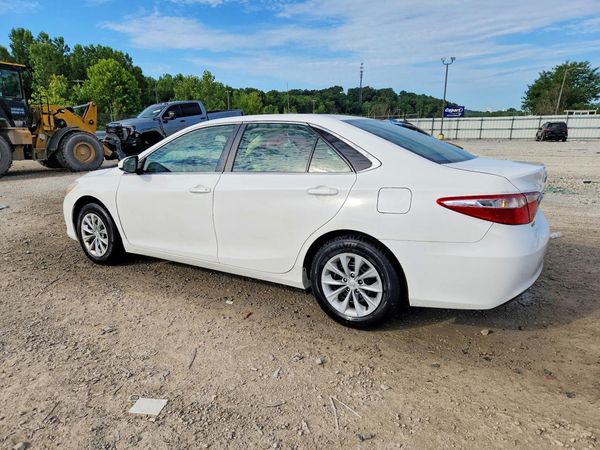 2016 TOYOTA CAMRY