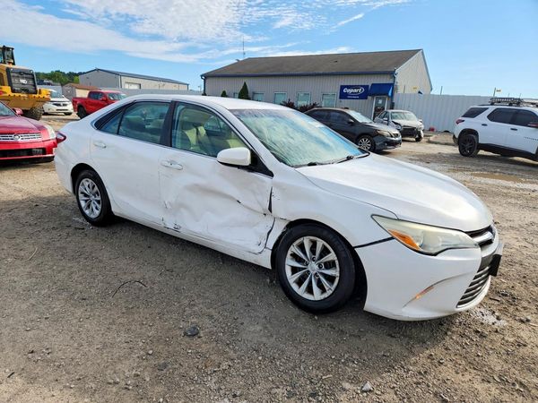 2016 TOYOTA CAMRY