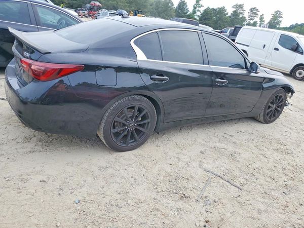2021 INFINITI Q50 LUXE