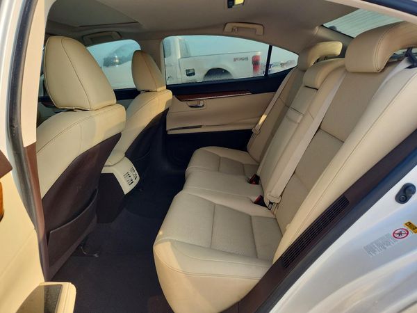 2016 LEXUS ES 300h