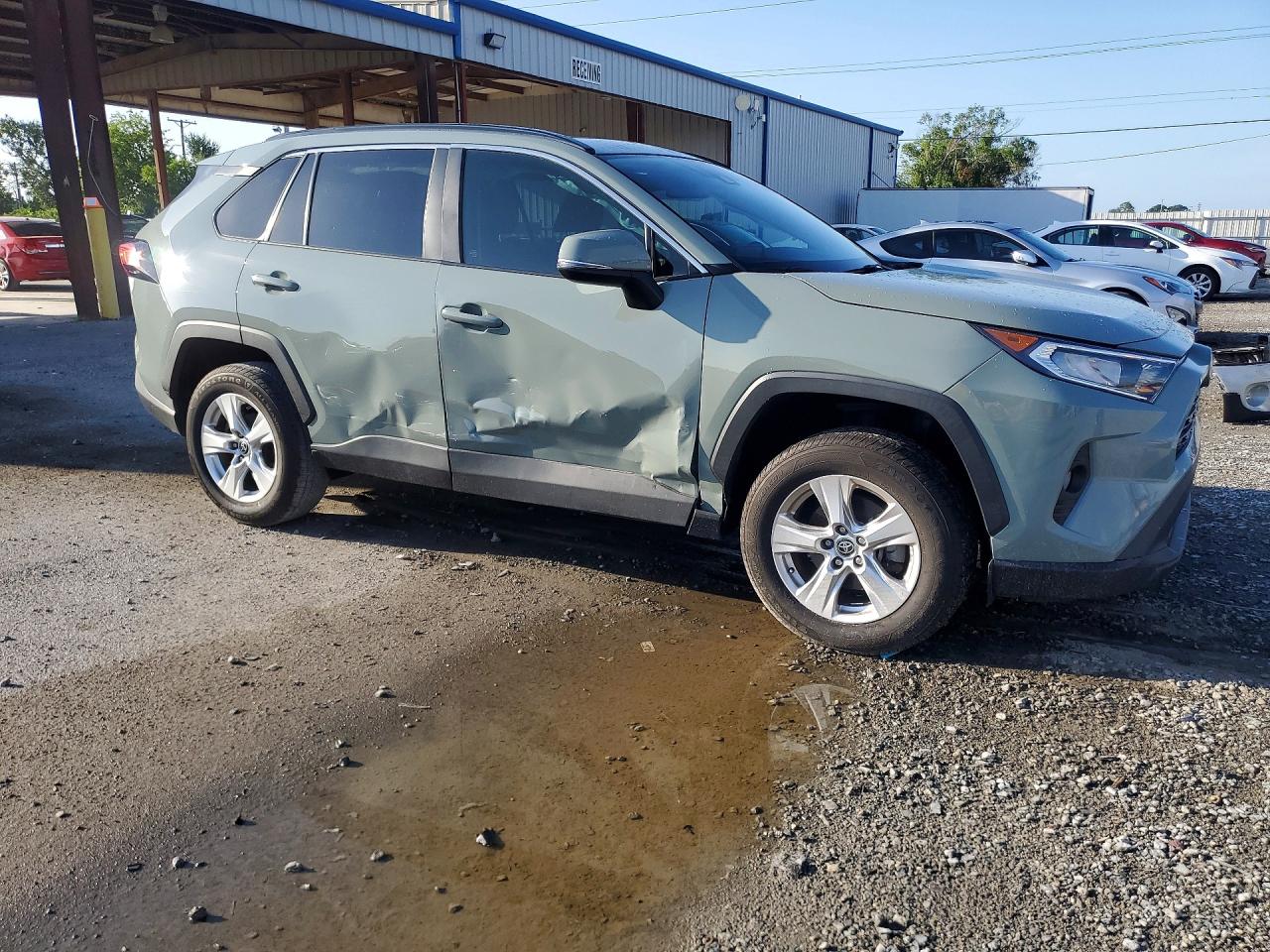 2021 TOYOTA RAV4 XLE