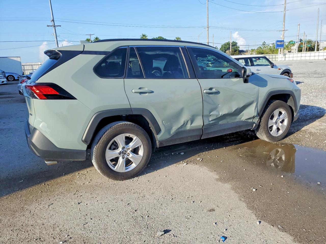 2021 TOYOTA RAV4 XLE