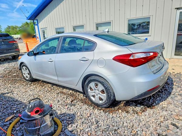 2016 KIA FORTE GL (Middle-Low Grade)