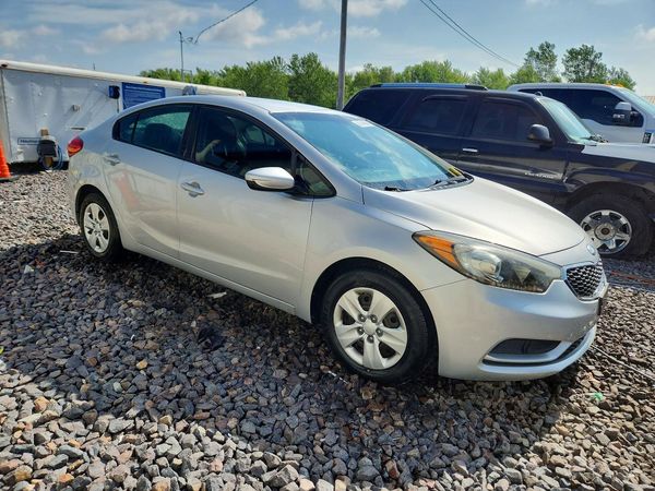 2016 KIA FORTE GL (Middle-Low Grade)