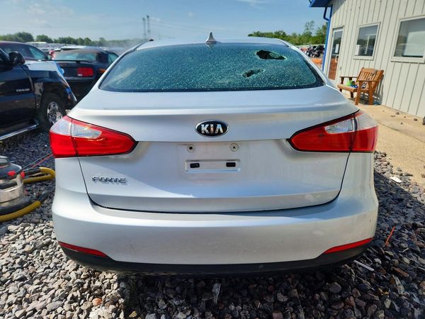 2016 KIA FORTE GL (Middle-Low Grade)