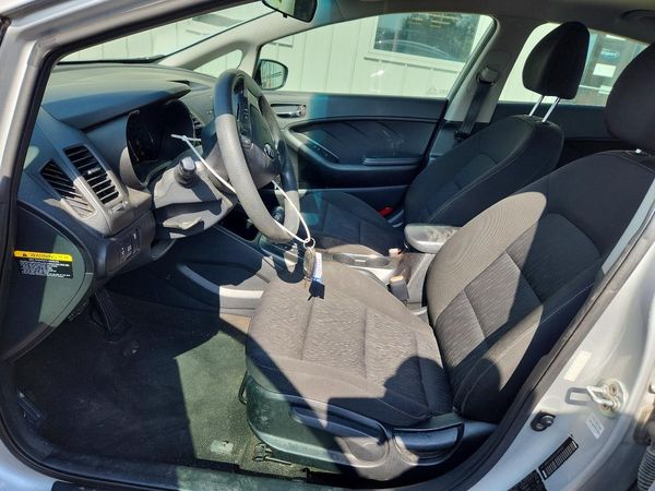 2016 KIA FORTE GL (Middle-Low Grade)