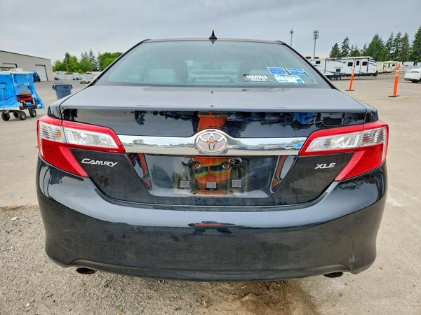 2014 TOYOTA CAMRY