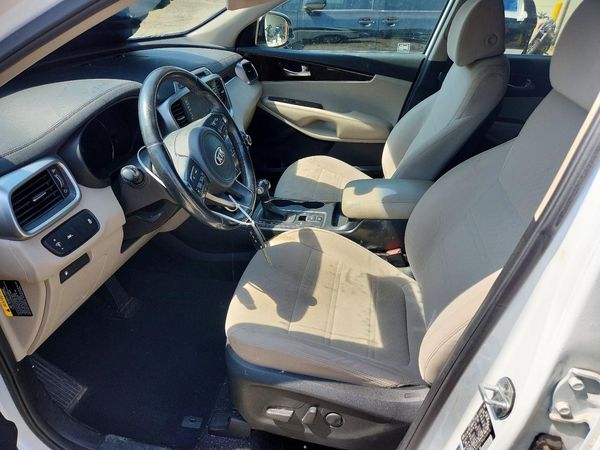 2017 KIA SORENTO L, LX