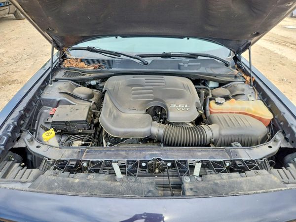 2019 DODGE CHALLENGER SXT — Engine bay