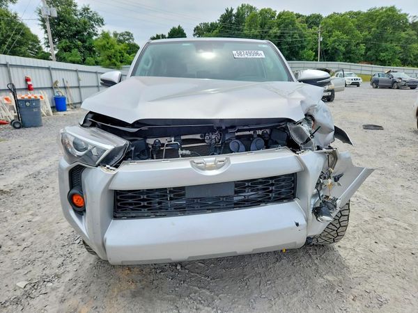 2023 TOYOTA 4RUNNER SR5 Prem