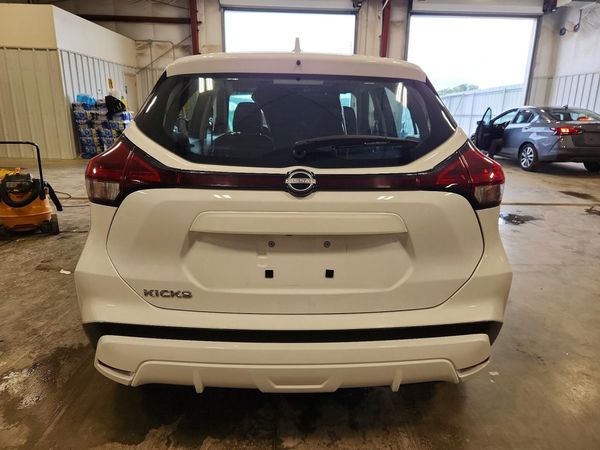 2022 NISSAN KICKS