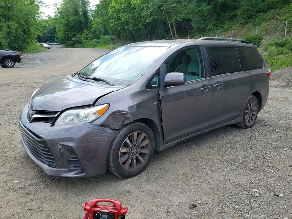 2020 TOYOTA SIENNA E grade