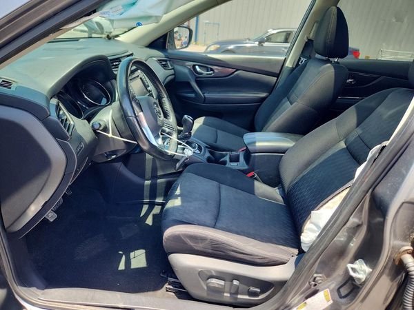 2018 NISSAN ROGUE — DENT