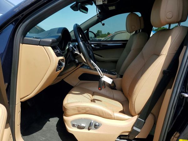 2020 PORSCHE MACAN