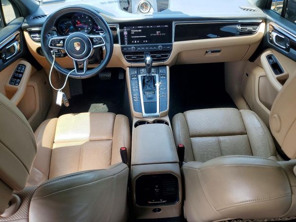 2020 PORSCHE MACAN