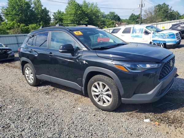 2022 TOYOTA COROLLA CROSS LE