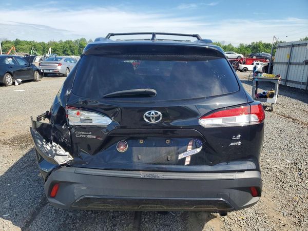 2022 TOYOTA COROLLA CROSS LE