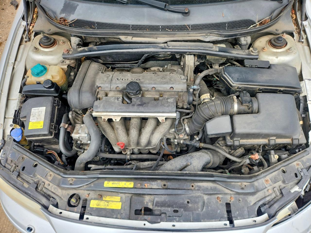 2005 VOLVO V70